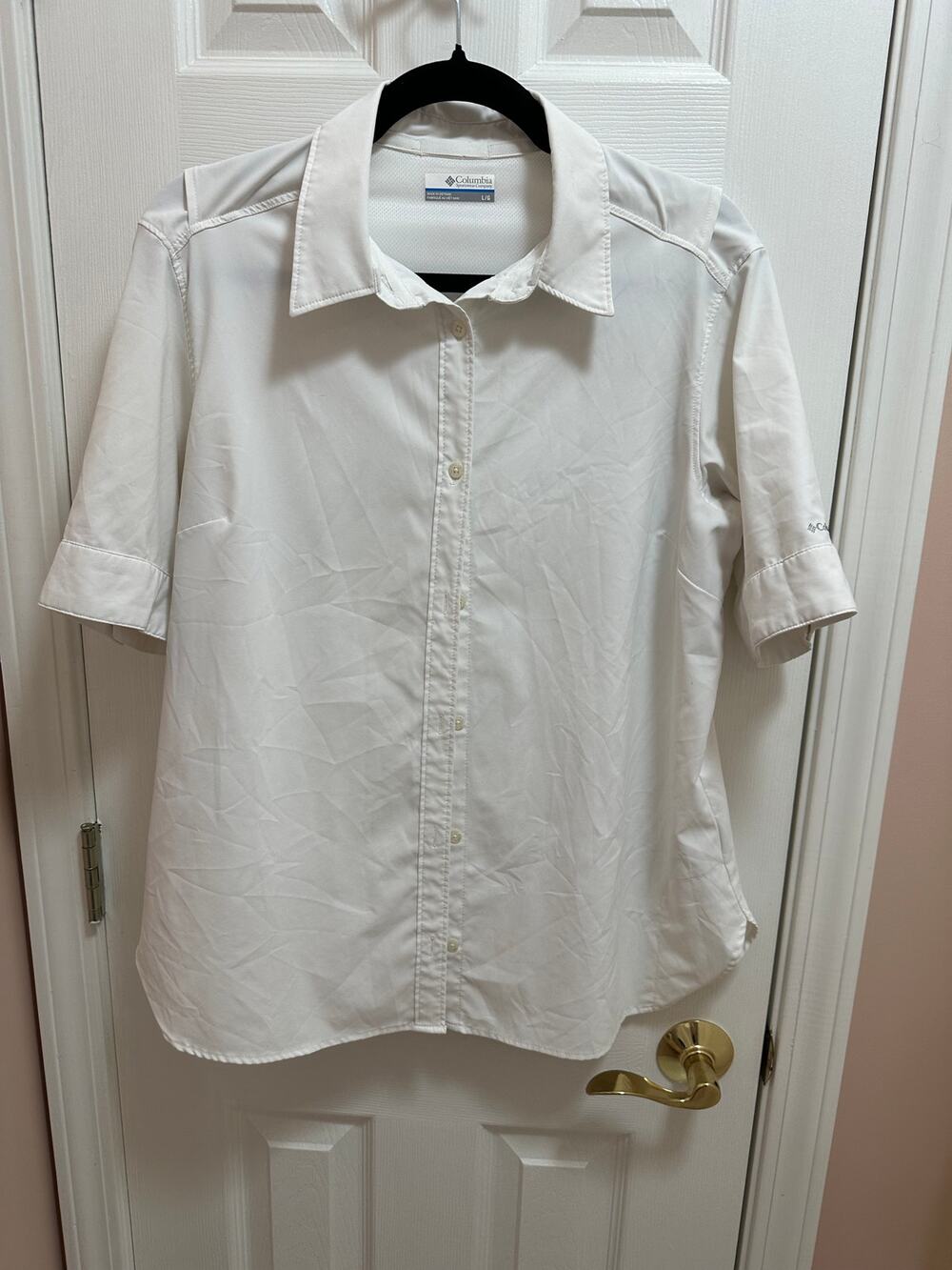 Columbia Button-down White Short Sleeve shirt ladies size large